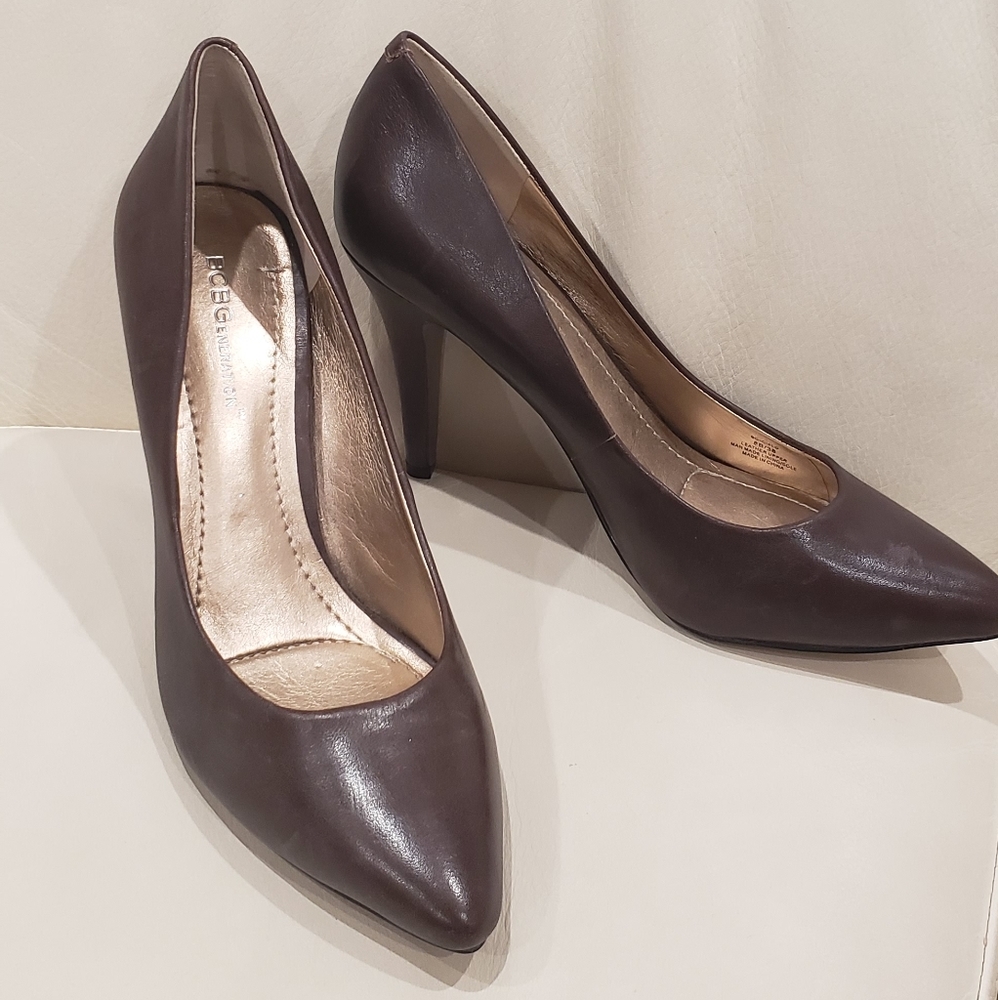 BCBG 4" brown leather Heels women's 38 / 8